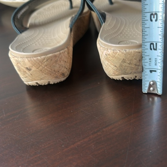 Crocs A Leigh Flower Leather Flip Flop Sandal Cork Platform Wedge Black Size 10 - Picture 12 of 17